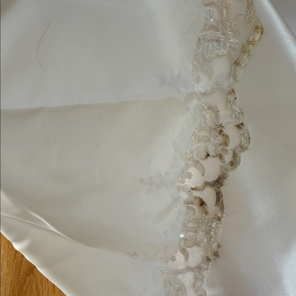 Lili Elegant White beaded pearl & sequin  Lace Wedding Dress - Picture 3 of 9